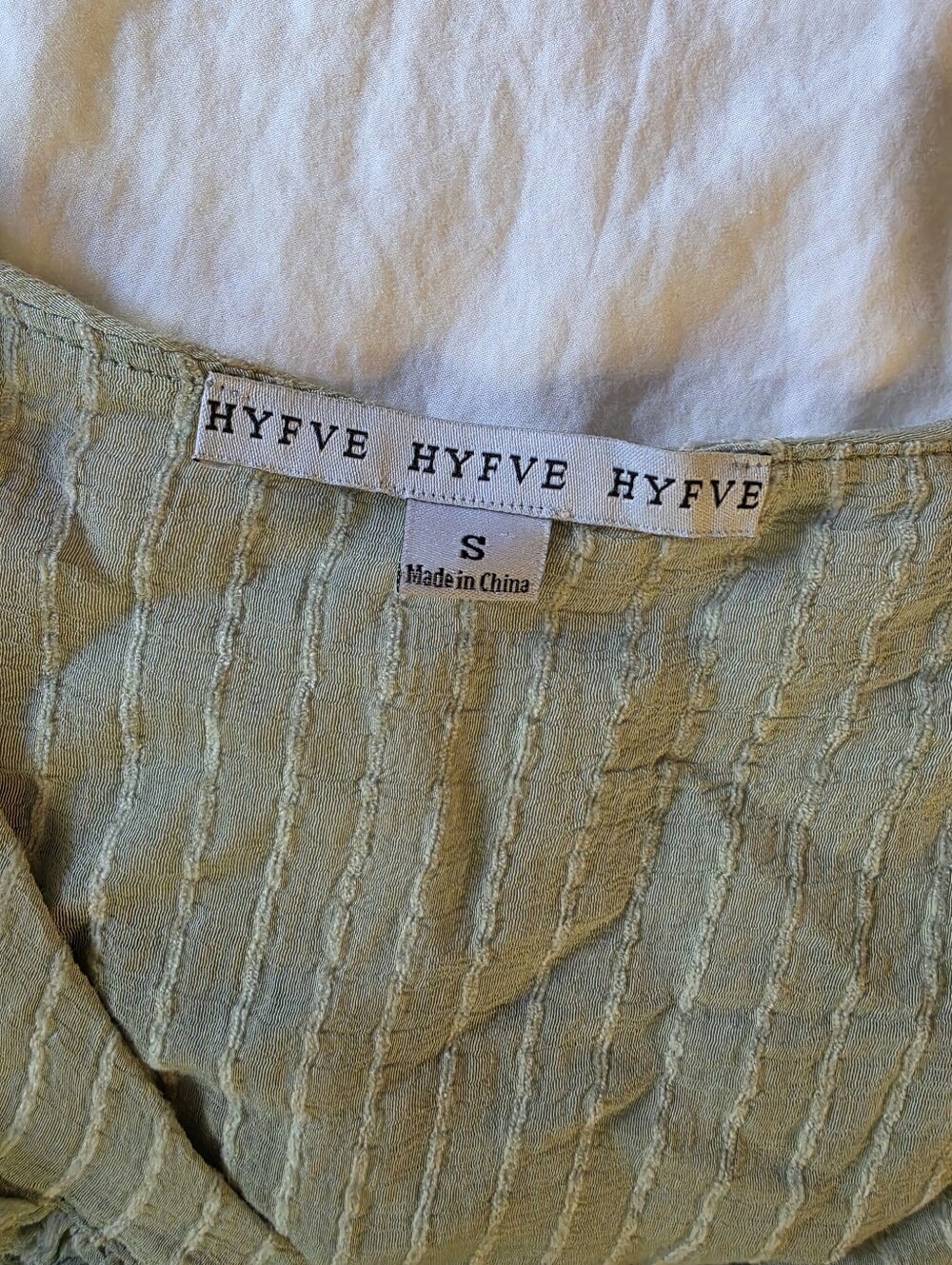HYFVE 2020s Sage Green Crinkle Seersucker Ruffle Portrait Collar Blouse S - Picture 2 of 7